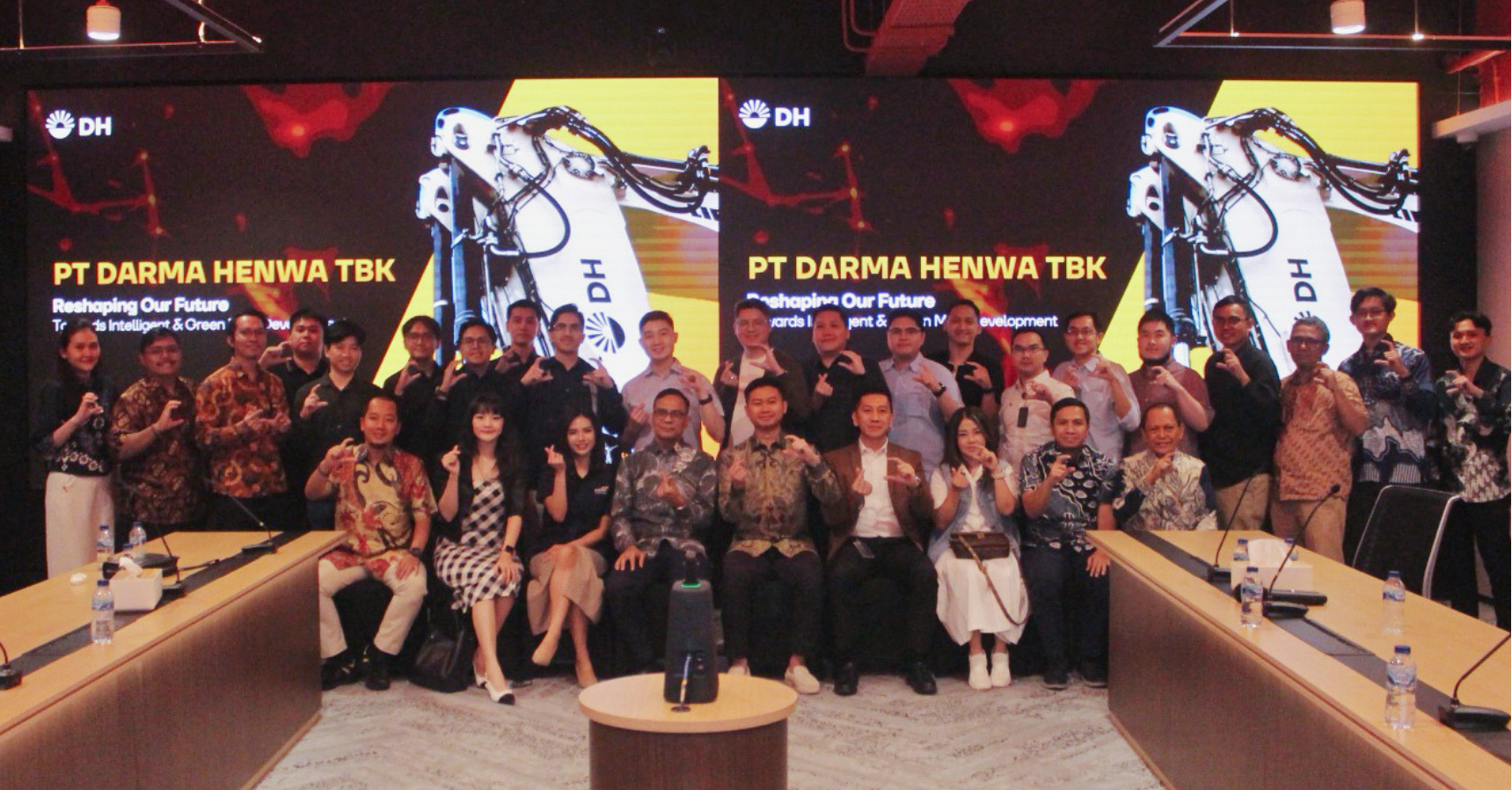 Emiten Visit Mandiri Sekuritas dan Fortis Circle